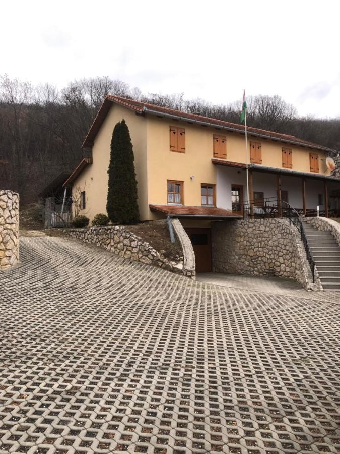 Hotel Judit Vendégház Sümeg Esterno foto
